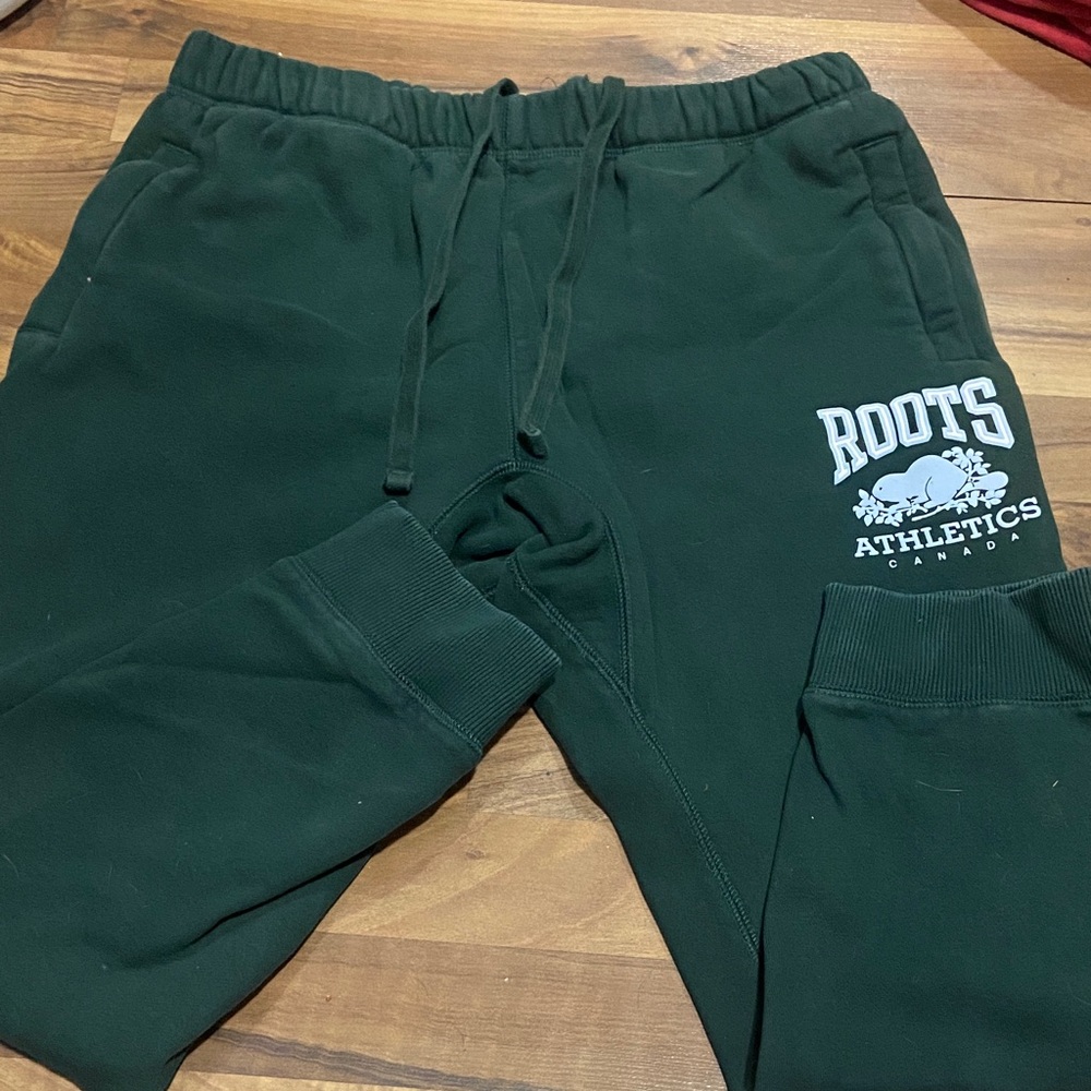 Women’s ROOTS dark green sweatpants